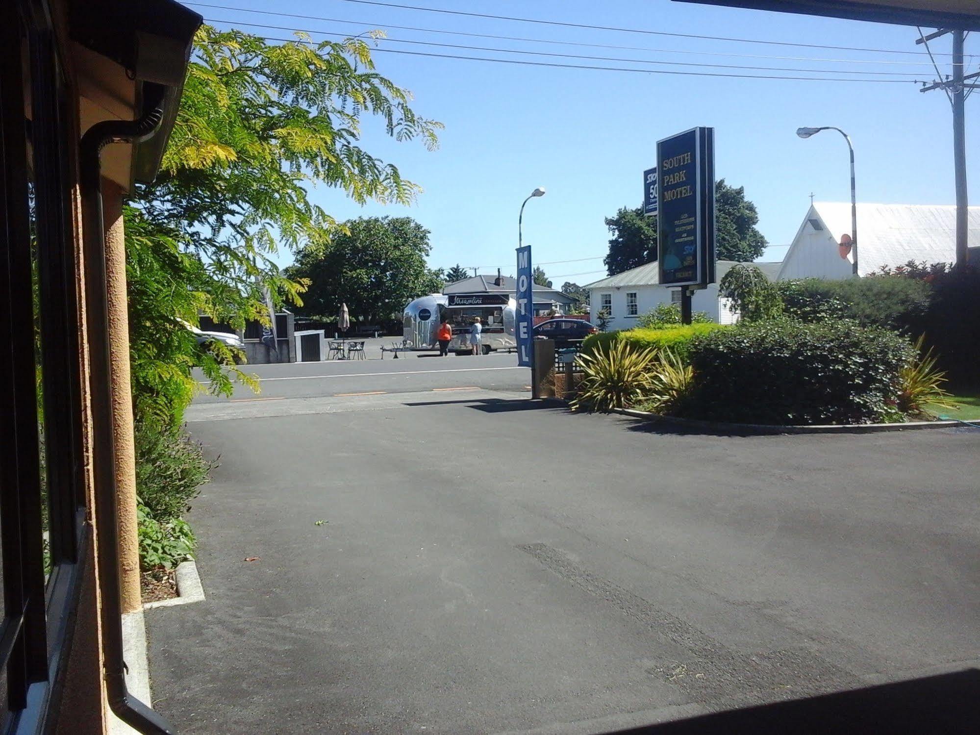 South Park Motel Masterton Exterior photo